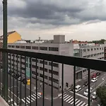 Apt24 - Modern Apartment With Balcony