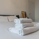 Apt24 - Modern Apartment With Balcony