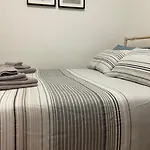 Studio 25 Apartment - Near Metro M3