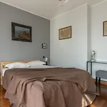 The Best Rent - Bright One-Bedroom Apartment In Precotto Area