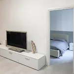 Bnb Capital Milano Moscova - White