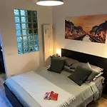 Stylish Apartment 3 Km Away From Duomo - Netflix, Wi-Fi, All Comforts Included