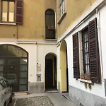 Silent Flat Between Duomo And Navigli