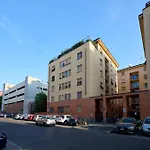 Wissam\'S Red Kitchen Apartment