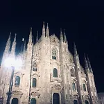 Bilocale In Bande Nere-Metro Rossa Duomo
