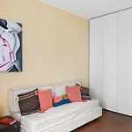 Elegant And Roomy Central Apartment