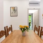 Rosa Rooms