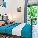 Rosa Rooms