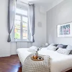 Roomy Central Flat With Garage - Porta Romana