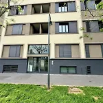 Spacious 2 Room Apartment