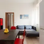 Milano Cosy Apt With Balcony