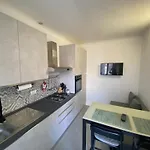 Renovated With Two Single Beds