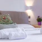 Fa44 - Lux Apt With Big Balcony & Modern Design -