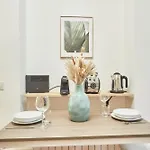 Easylife - Accogliente Monolocale Con Arredamento Minimal In Zona Stazione Centrale