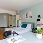 The Best Rent - Colorful Apartment In Central Station