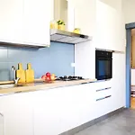 Spacious Apartment 50 Meters From The Metro