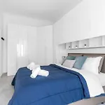 Bright Top-Floor Apt - 5Mins Milan Central Station