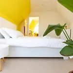 Sunny Retreat Near Metro, 12 Min To Duomo