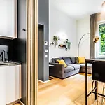 Goldoni House - Duomo 2 K M - Porta Venezia - Linate