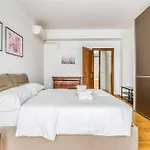 Milano - Brand New 4 Pax Life & The City Giulio Cesare 5