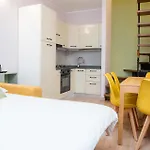 Pasteur Flat