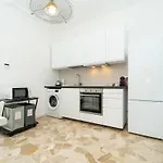 Bright Apartment In Milan