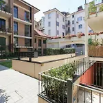 Hozyhome Isola District