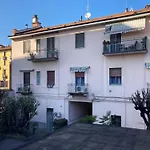Newly Renovated Two-Room Apartment