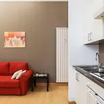 Altido 1-Bed Flat Near Formentano Park