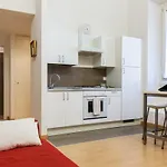 Altido 1-Bed Flat Near Formentano Park