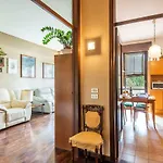 Jacuzzi Apartment