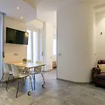 Central Station Intimate Apt