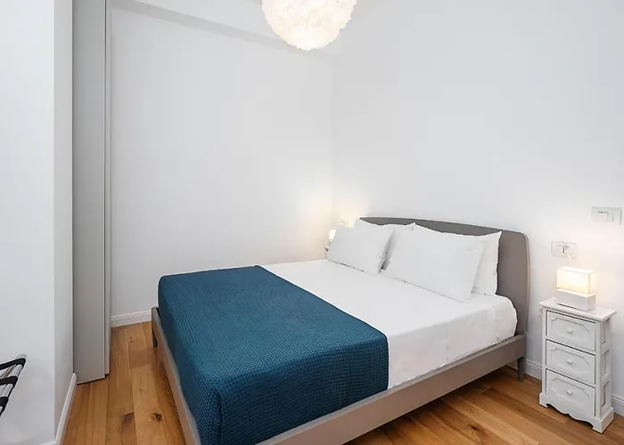 Hemeras Boutique Homes : 3 Apartments In Center