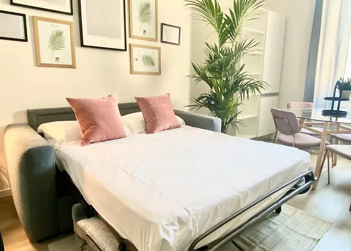 Fara Cinque Small Apartment