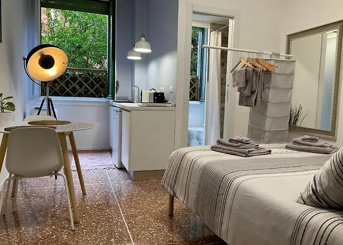 Studio 25 Apartment - Near Metro M3