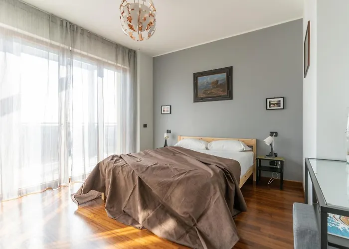 The Best Rent - Bright One-Bedroom Apartment In Precotto Area