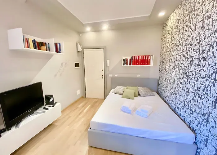 Viale Umbria Colorful And Cosy Studio