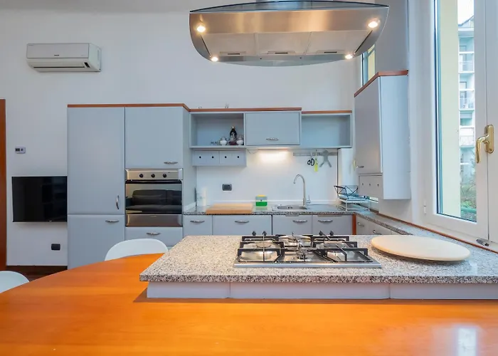 Xenia Apartments - Charming Three-Room Apartment