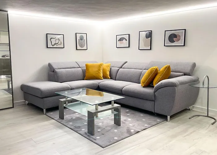 Elegant And Silent Loft In The Center Of Milan