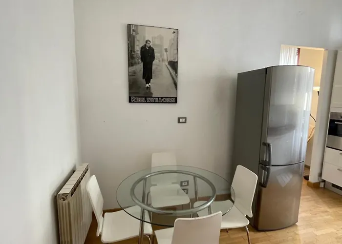 Ampio Monolocale Via Matteo Maria Boiardo 18 Milano