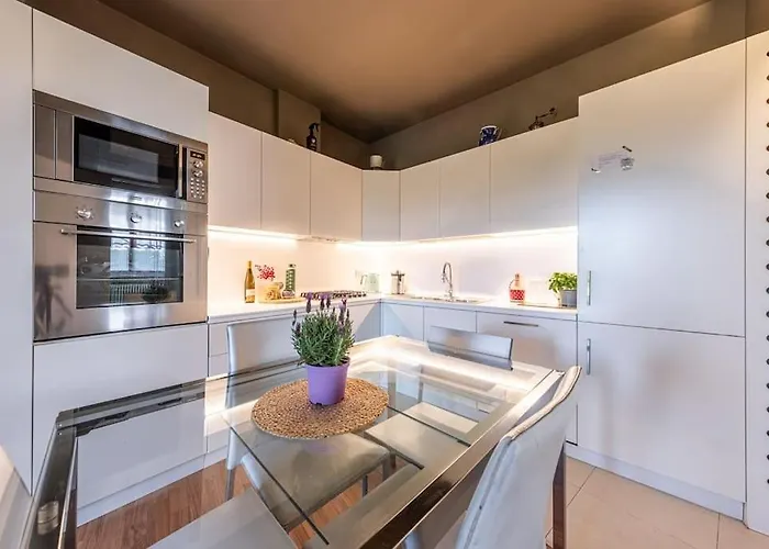 Fa44 - Lux Apt With Big Balcony & Modern Design -