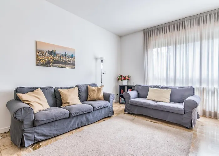 Milano - Brand New 4 Pax Life & The City Giulio Cesare 5