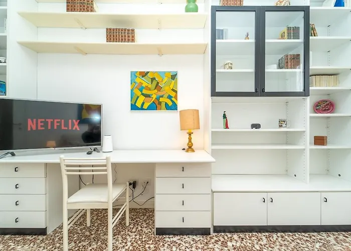 Bright Apartment In Milan