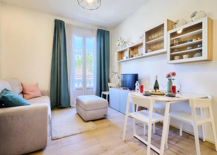 Beautiful Apartment In Tricolore