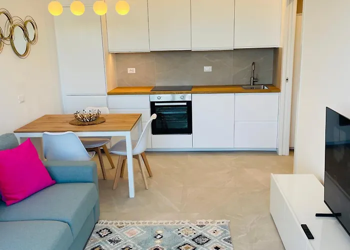 Renovated 2 Bedroom Apartment In Navigli With A View!