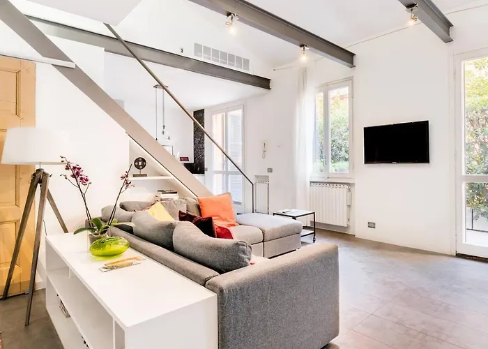 Bocconi Industrial Loft 2Bdr, 2Btr