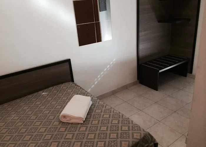 Domus Guesthouse