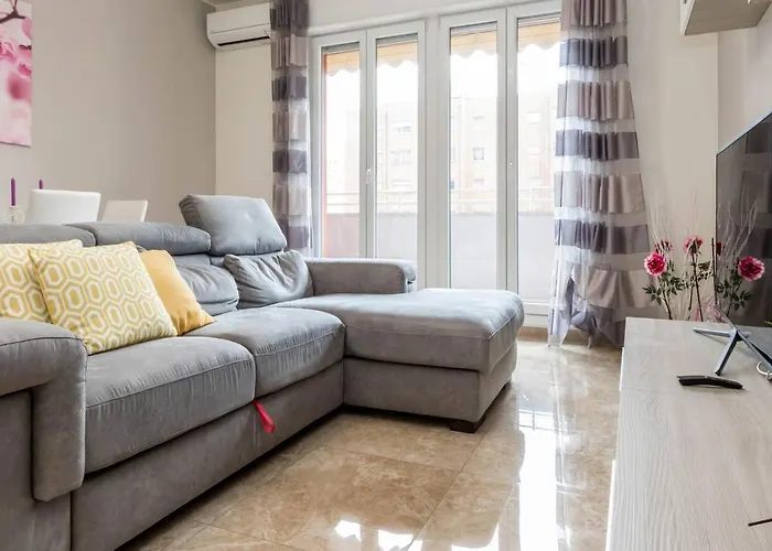 Altido Lovely Apt For 6 Located In Vibrant Gallaratese