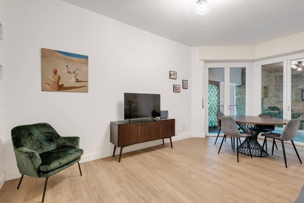 Apartment Easylife - Cozy & Comfy In Design District