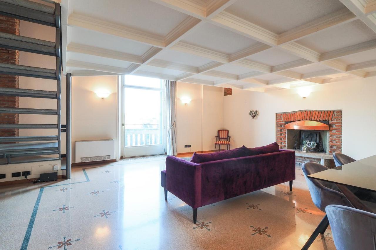 Apartamento Unique Duomo Luxury Milão